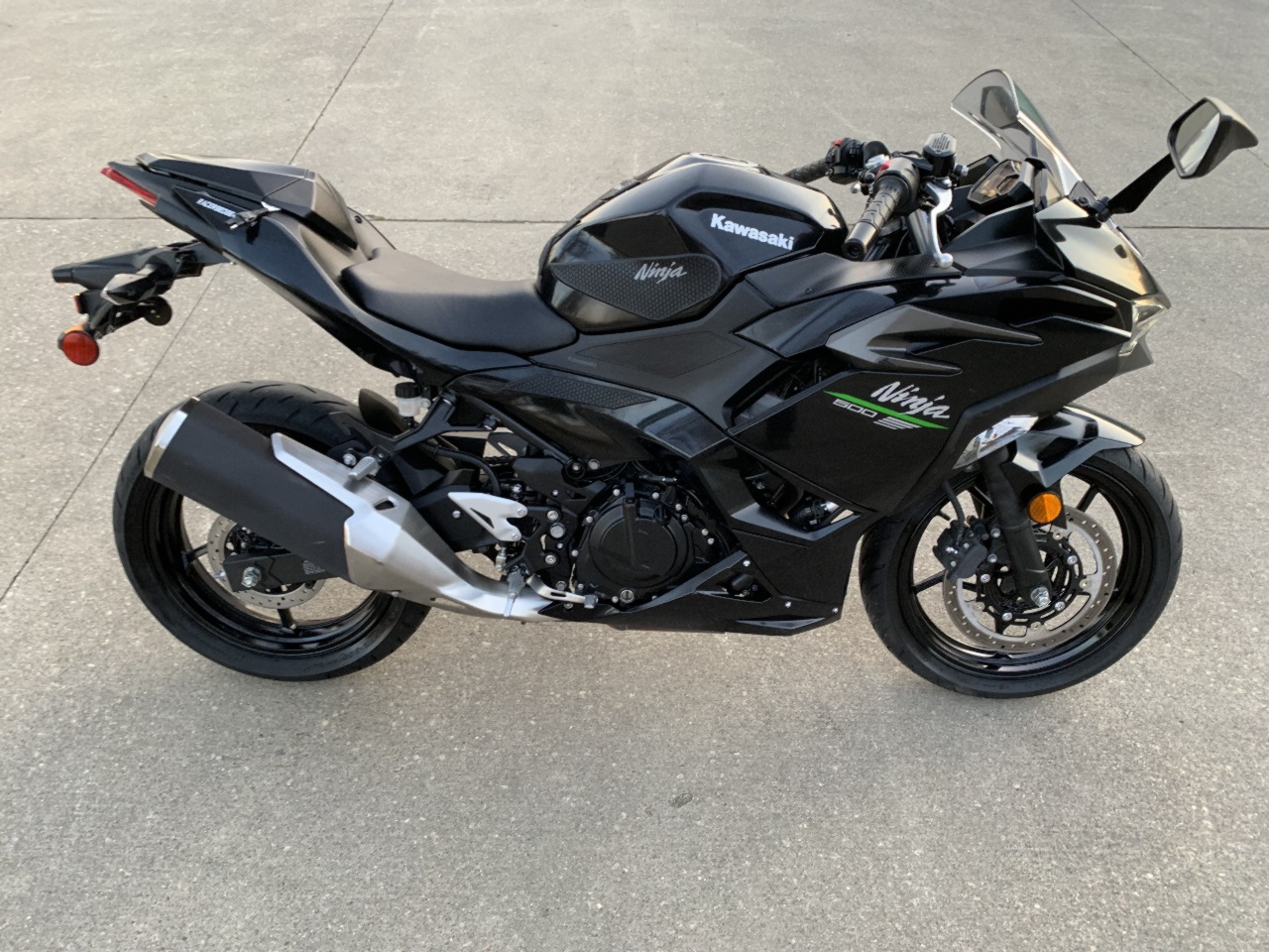 2024 Kawasaki EX500 Ninja 